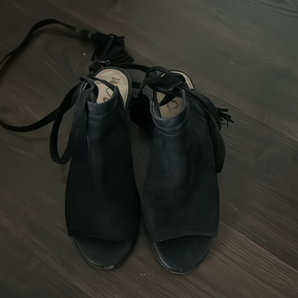 Suede Sam Edelman Sandals with Tassels - Picture 3 of 8